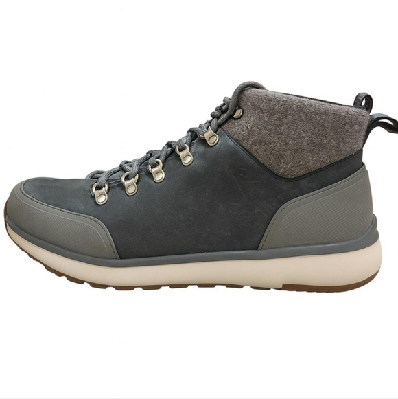UGG Waterproof Olivert LEATHER & Fleece Norse Green US Men's 10